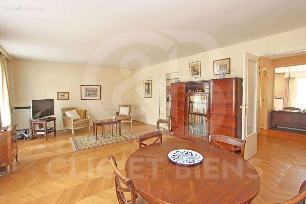 Appartement à VERSAILLES