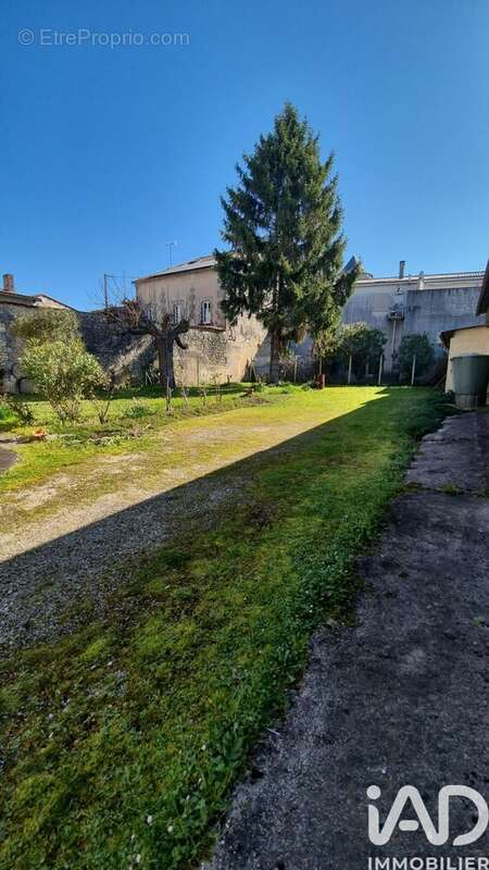 Photo 3 - Maison à BARBEZIEUX-SAINT-HILAIRE