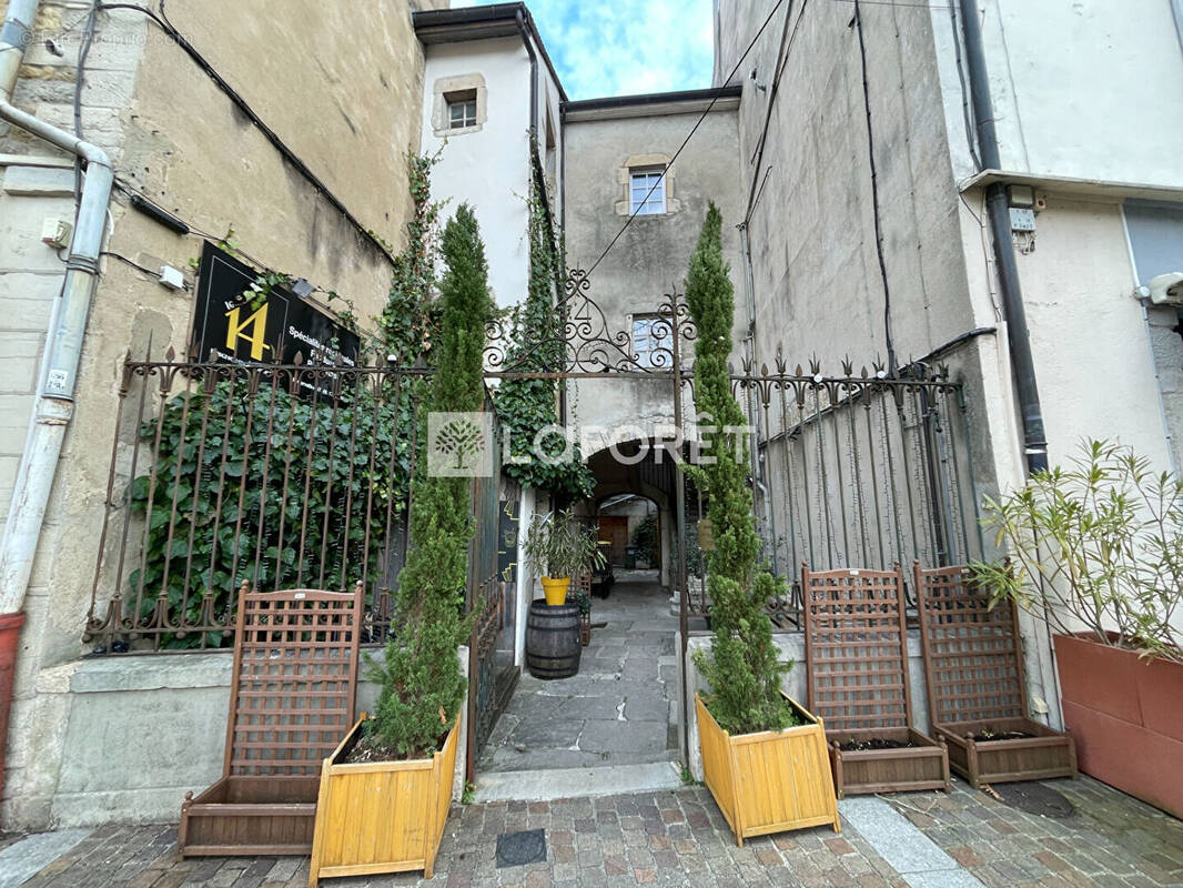 Commerce à LONS-LE-SAUNIER