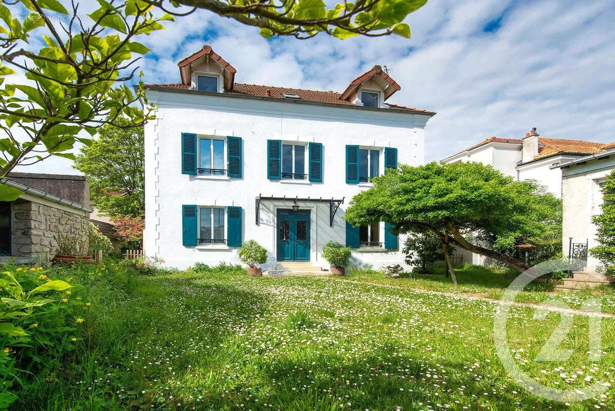 Maison à SAINT-MAUR-DES-FOSSES