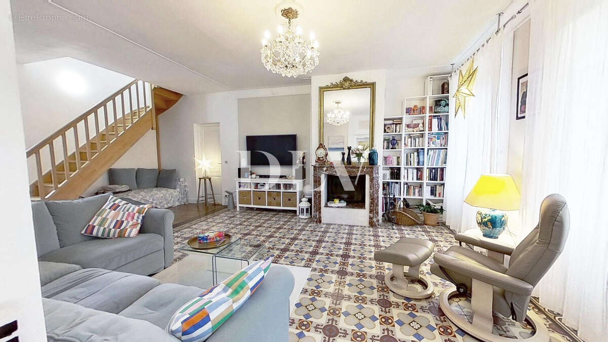 Maison à MONTEREAU-FAULT-YONNE