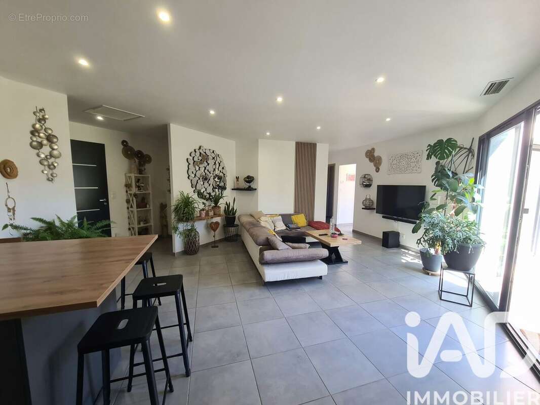 Maison 104 m² à Escatalens  - photo 3