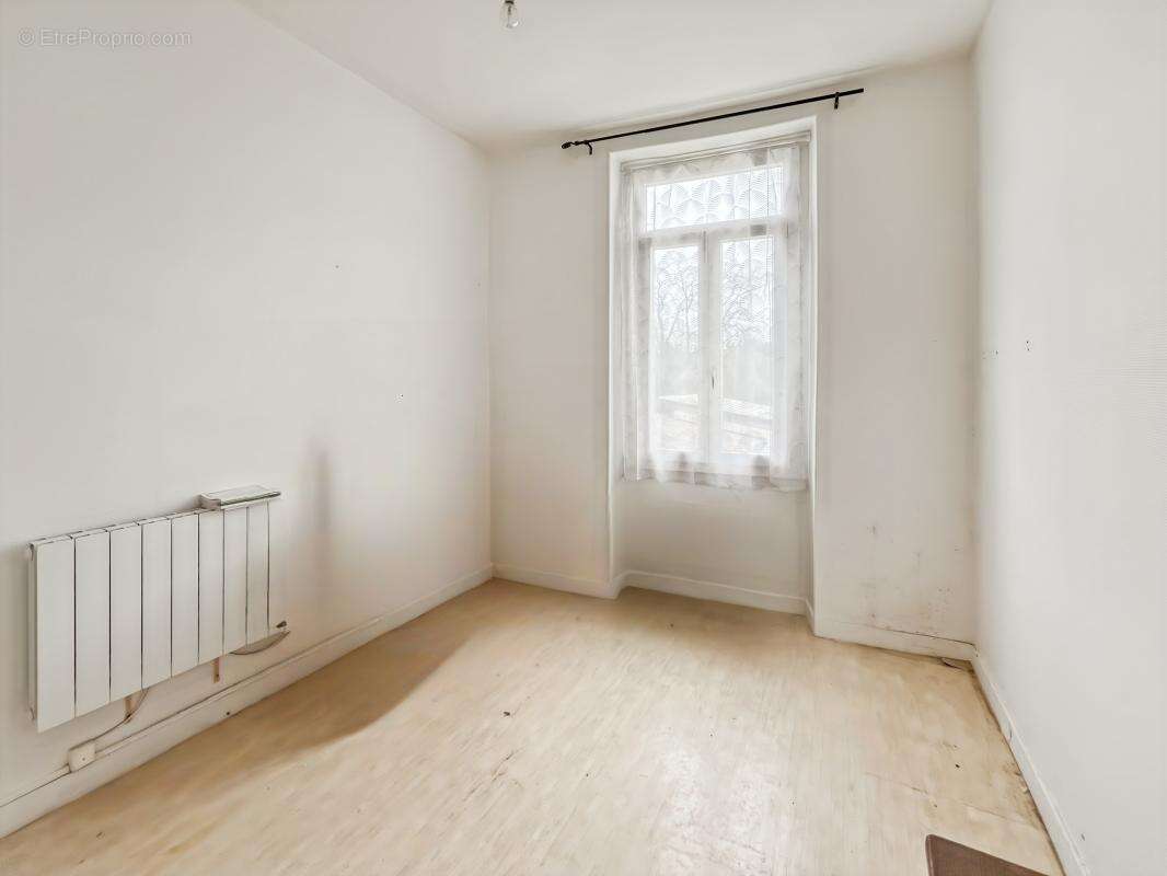 Appartement 301 m² à Brizambourg  - photo 11