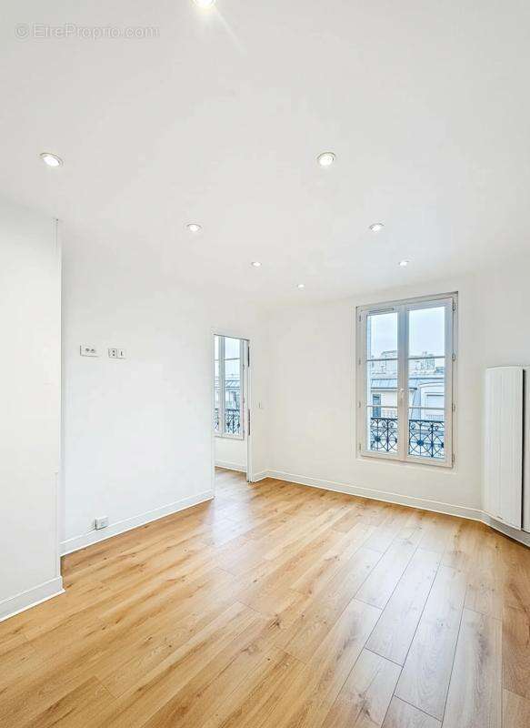 Appartement à CHARENTON-LE-PONT