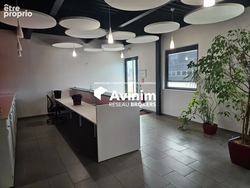Commerce 10 584 m² à vendre à Attignat (01340) - photo 4