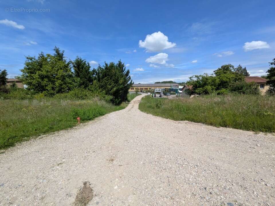 Terrain 440 m² à Chalamont  - photo 3