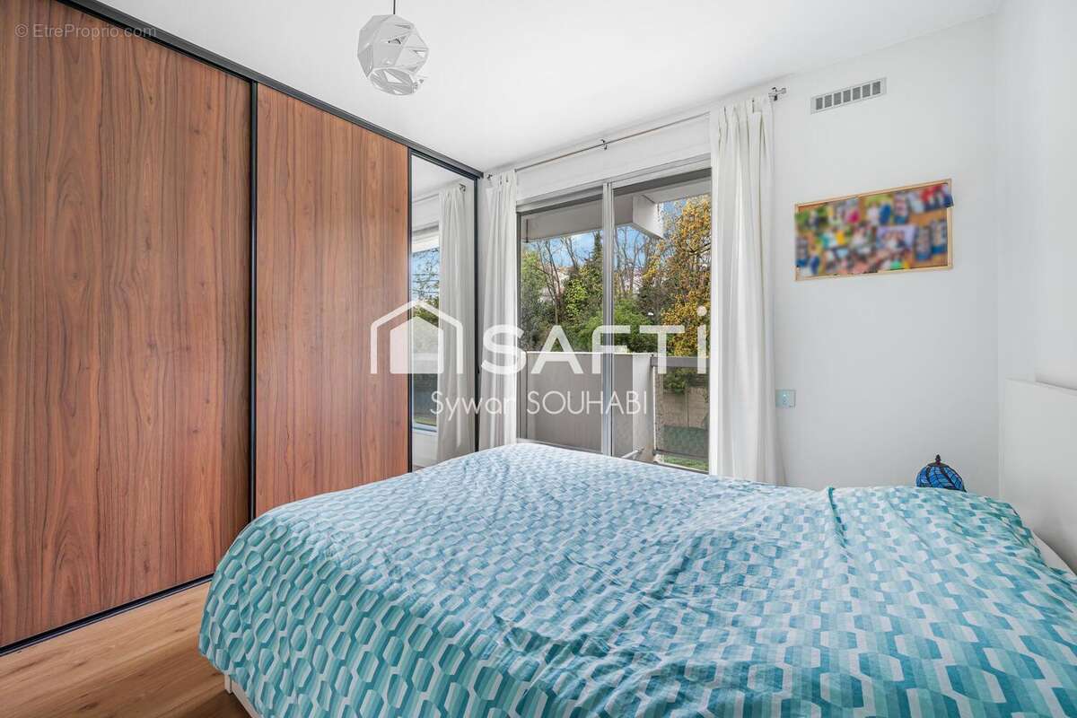 Photo 8 - Appartement à SURESNES