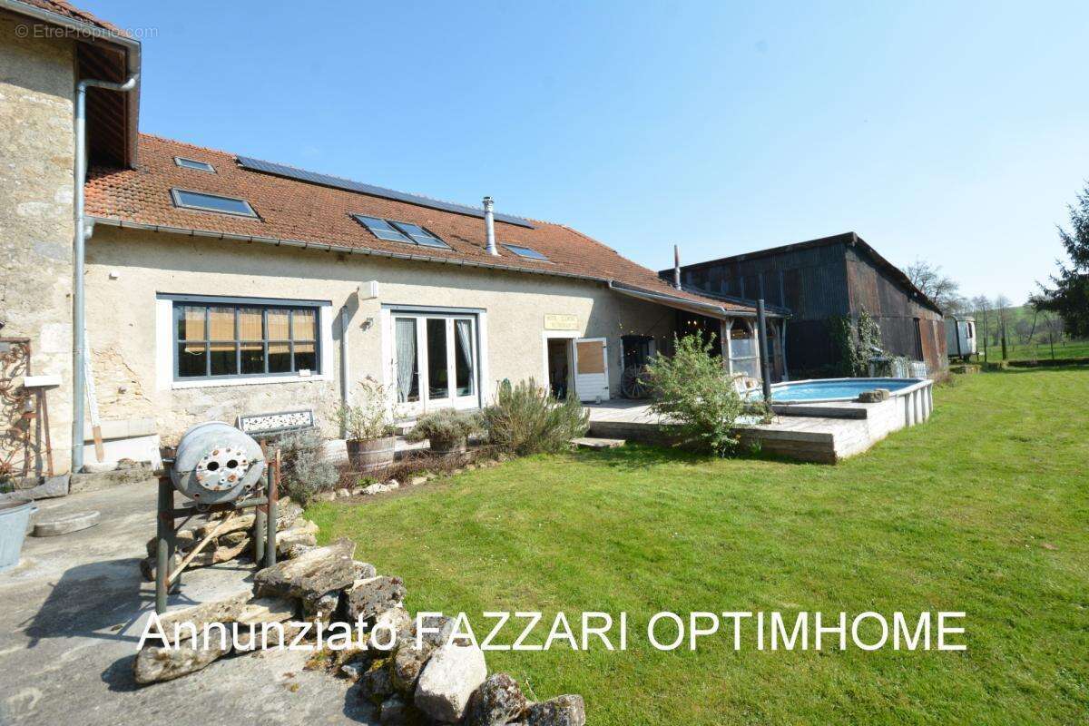 Proche Belgique et Luxembourg, Propriété de charme avec activité touristique de 384 m² habitable + dépendances, terrain de 4951  - photo 10