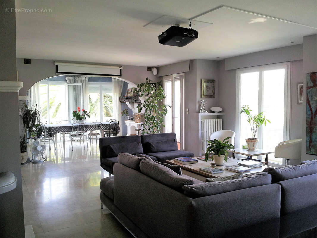 Propriete vence vue degagee collines piscine - photo 9