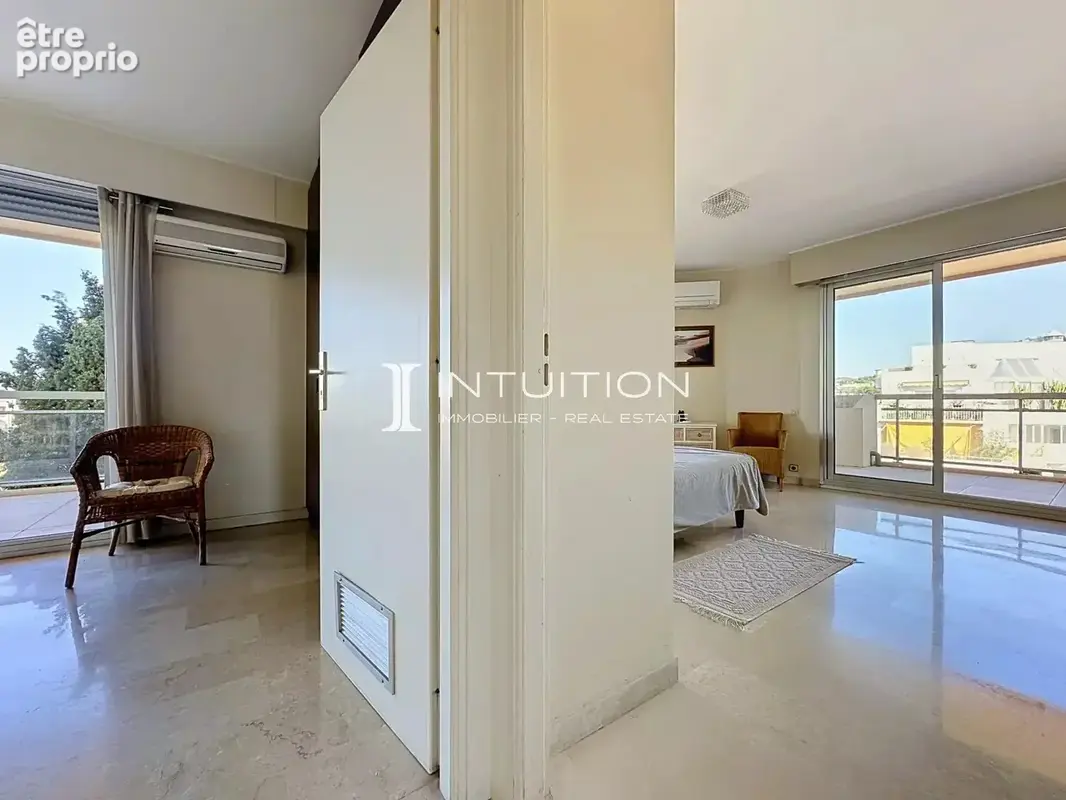 Cannes - Basse Californie : Vaste appartement toit terrasse avec garage - photo 17