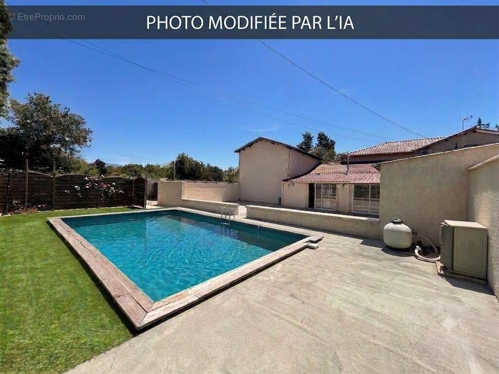Maison 213 m² à Romans-Sur-Isere  - photo 2