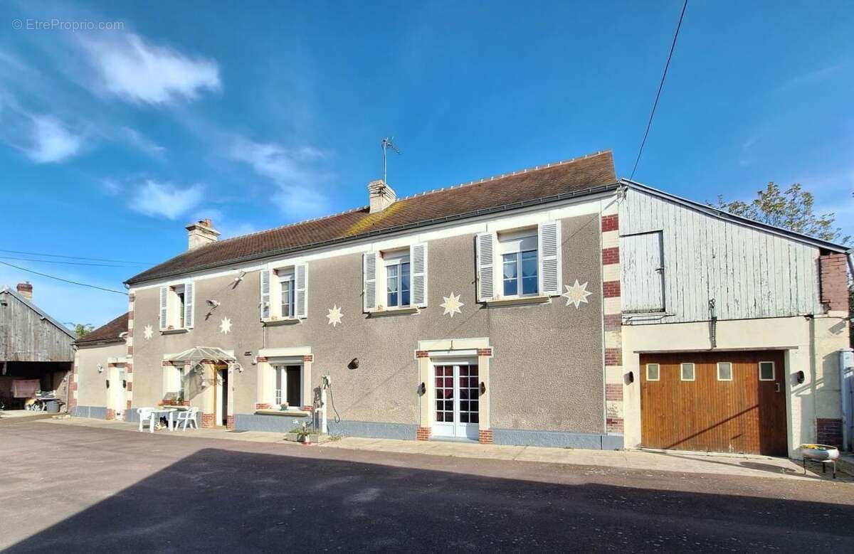 Maison à SASSY