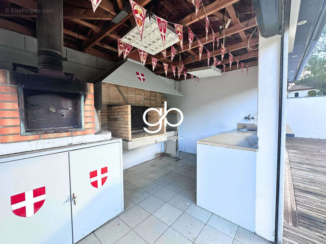 Villa plain-pied - piscine - pool house - jardin 1800 m2 - 5 chambres - pergola - garage - calme - dpe b - mon - photo 4