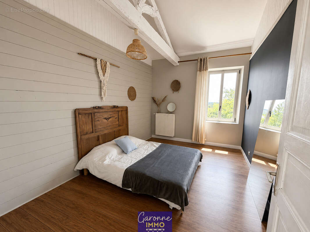 Maison en pierre rénovée avce piscine et vue imprenable - photo 9