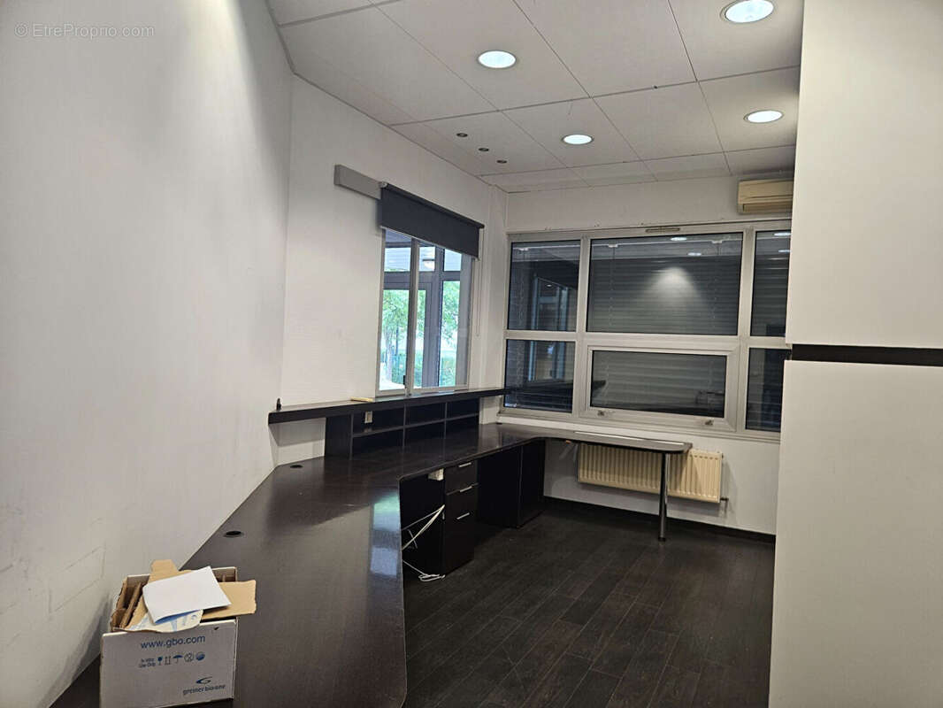 A vendre - local d'activités  - 1 200 m² sur un terrain de 4 413 m²  - emplacement stratégique - photo 4