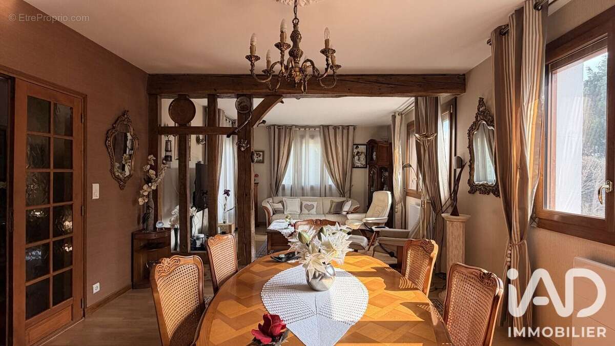 Maison 176 m² à Pont-Sainte-Marie  - photo 2