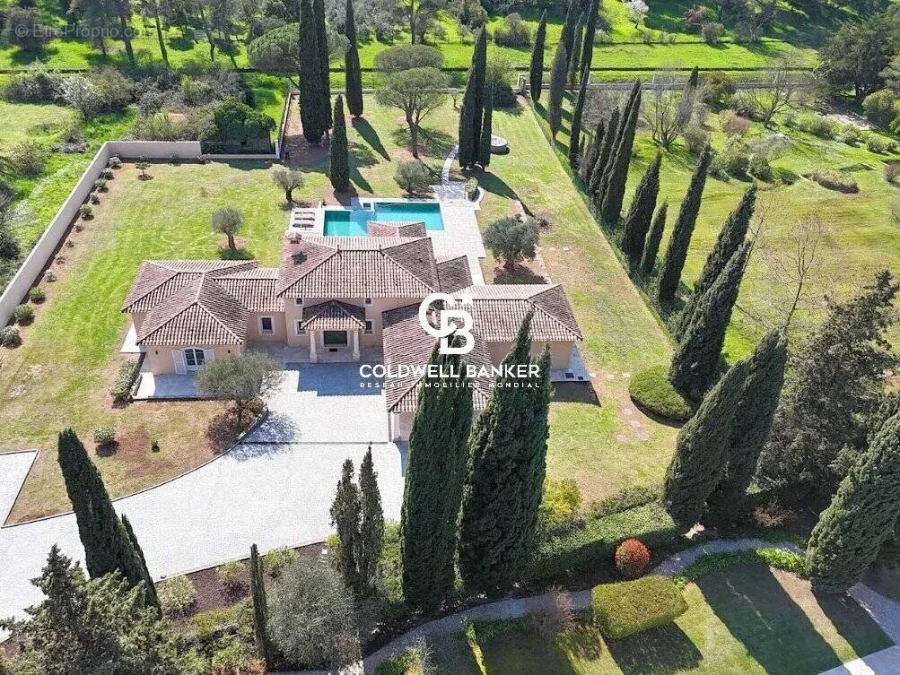 Maison à PUGET-SUR-ARGENS