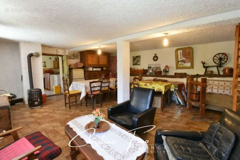 Maison à LA SALLE-LES-ALPES