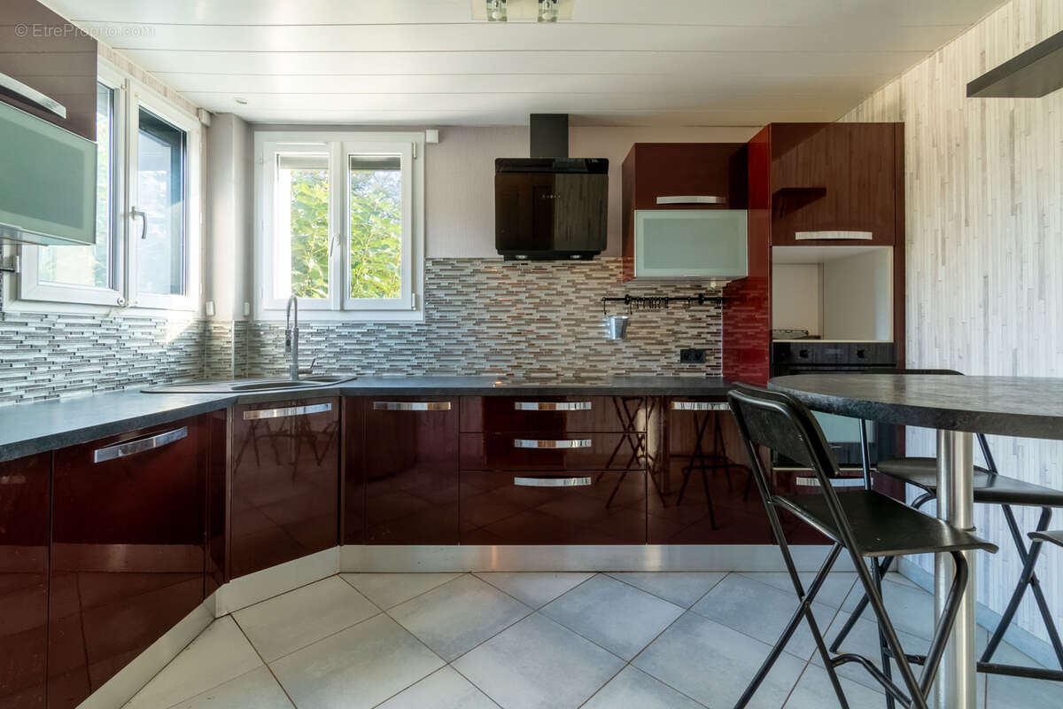 Maison à VILLENEUVE-LE-ROI