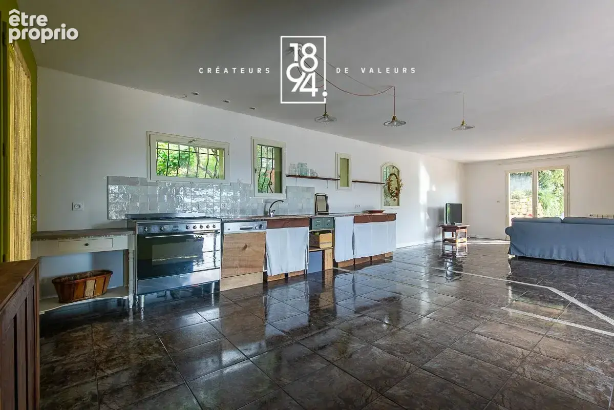 À la vente, villa familiale t5 + t3, terrain paysagé & piscine à lauris 84360 - photo 12