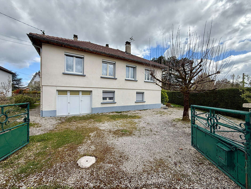 Maison à LONS-LE-SAUNIER