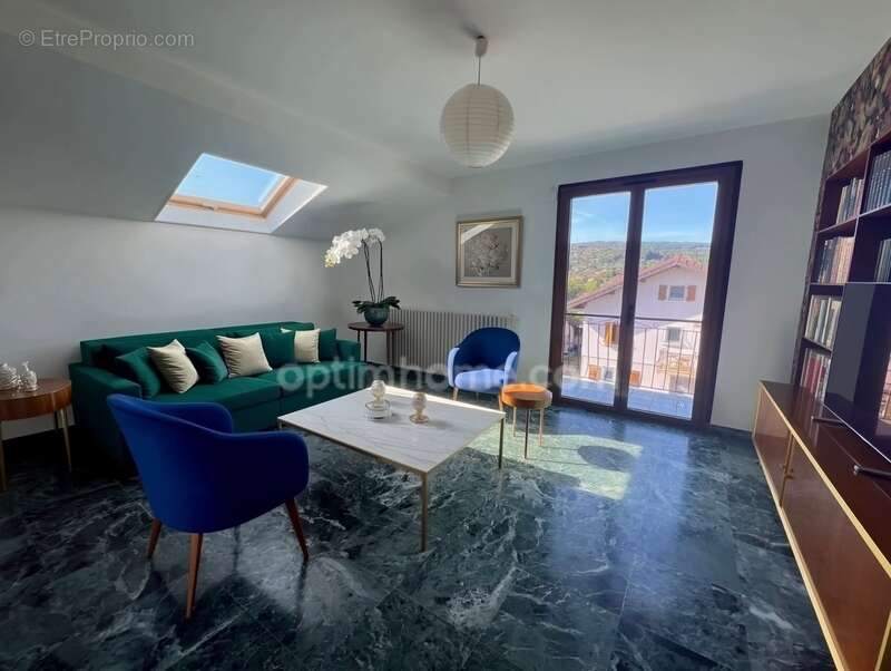 Appartement à PRINGY