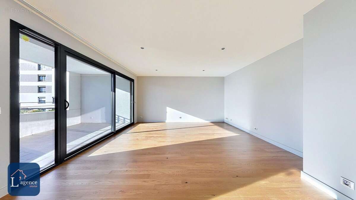Appartement à SAINT-GENIS-POUILLY