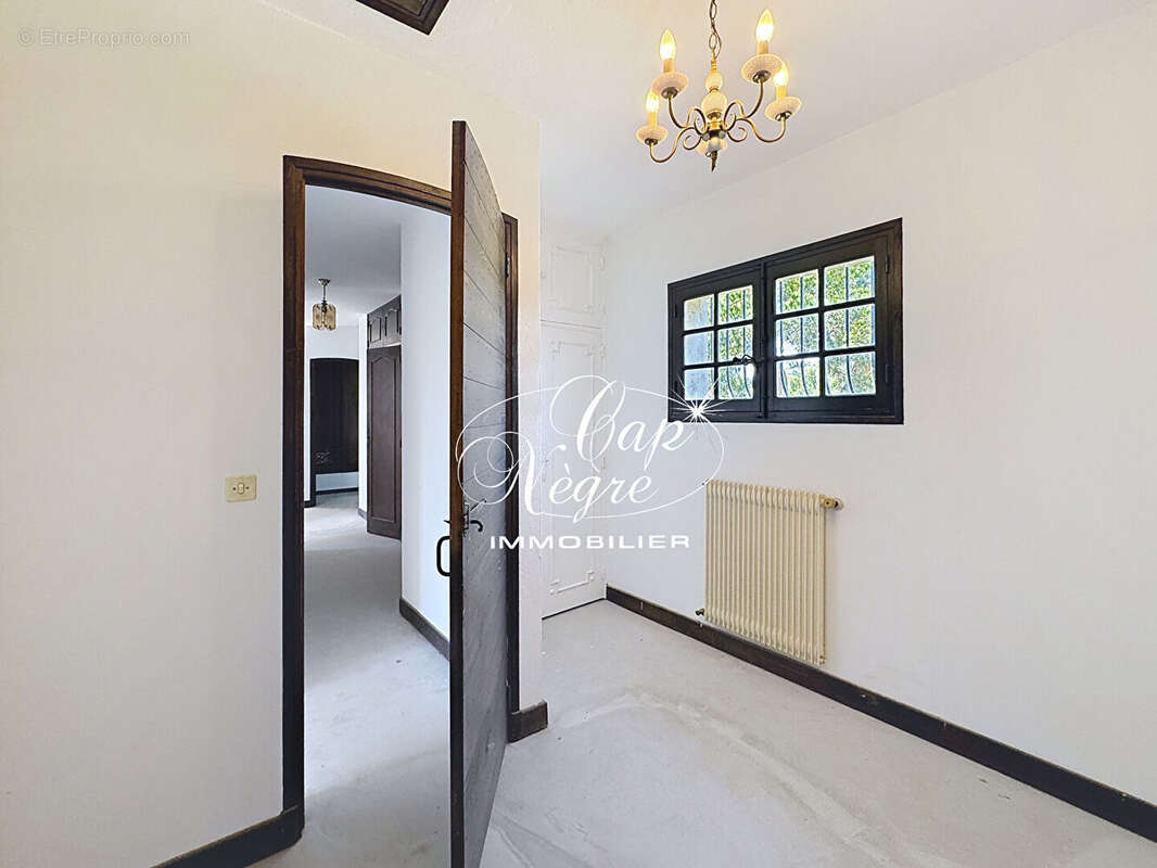 Maison de type 7/8 pièces à vendre à Bormes Les Mimosas - photo 14