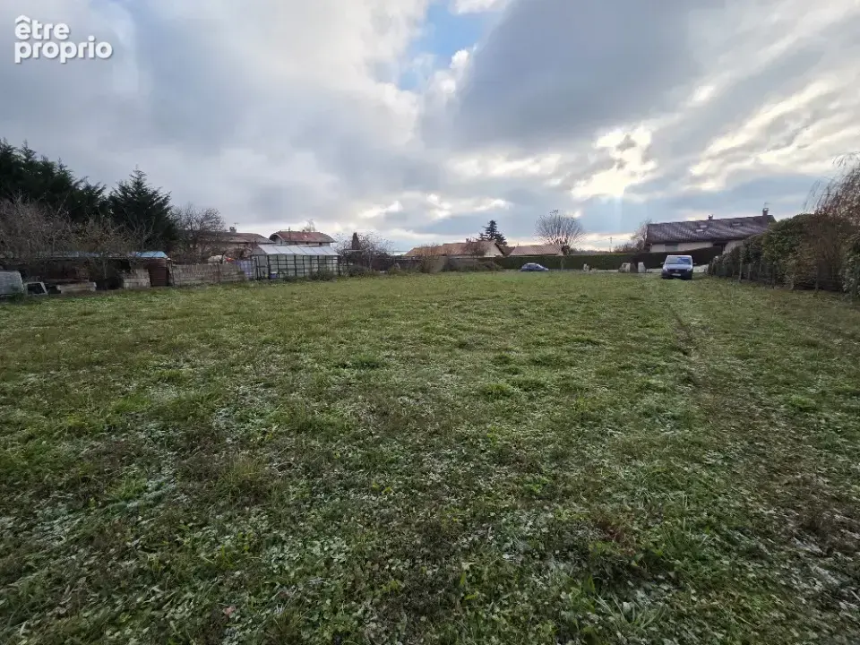 Terrain à CHAZEY-SUR-AIN