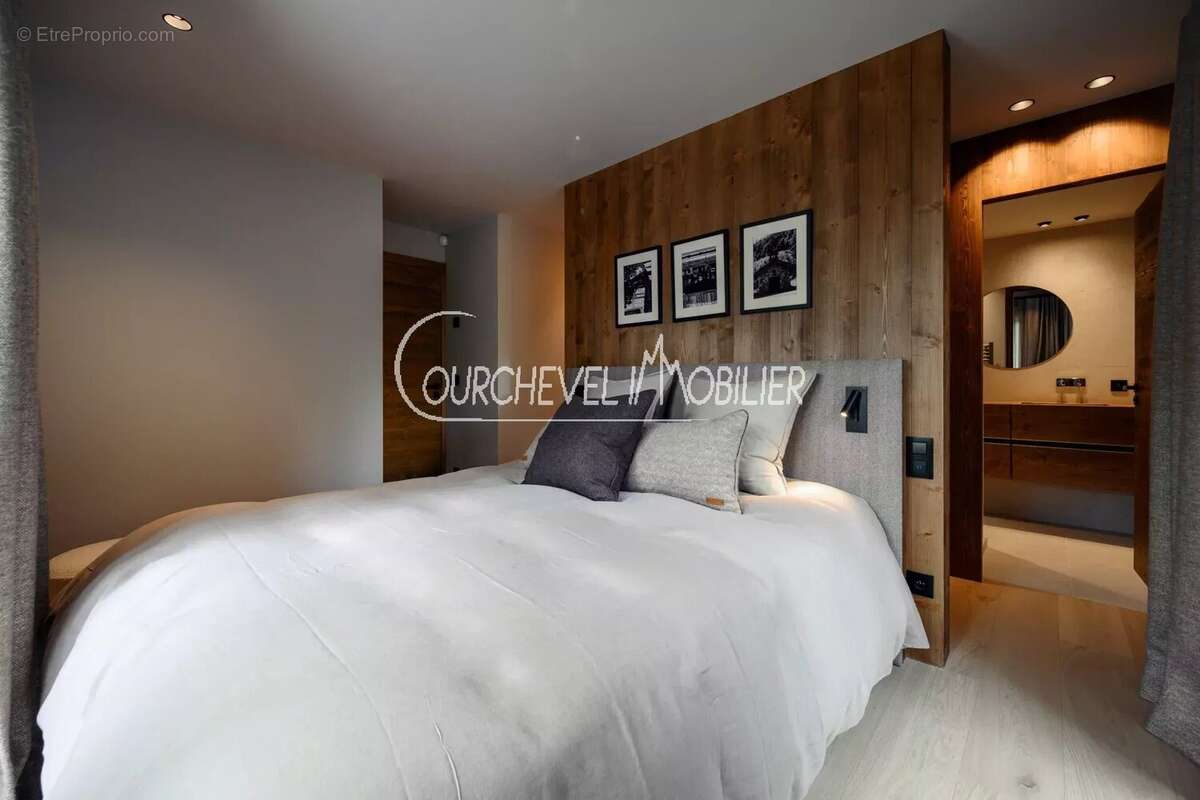 Maison à LES ALLUES