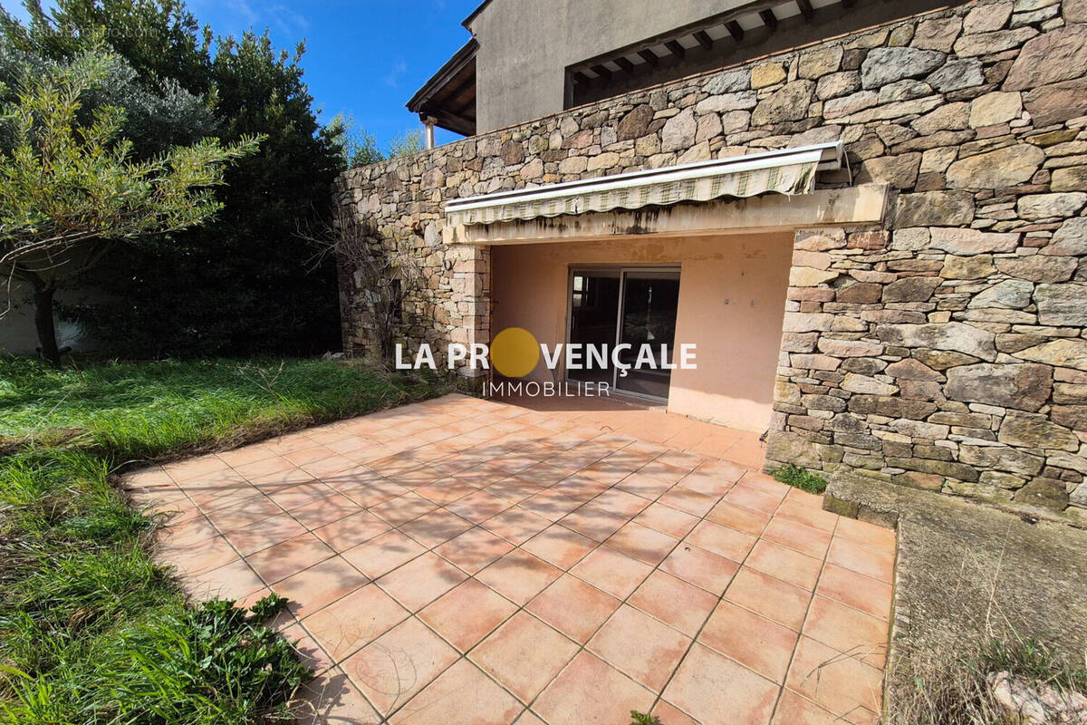 Appartement à POURRIERES