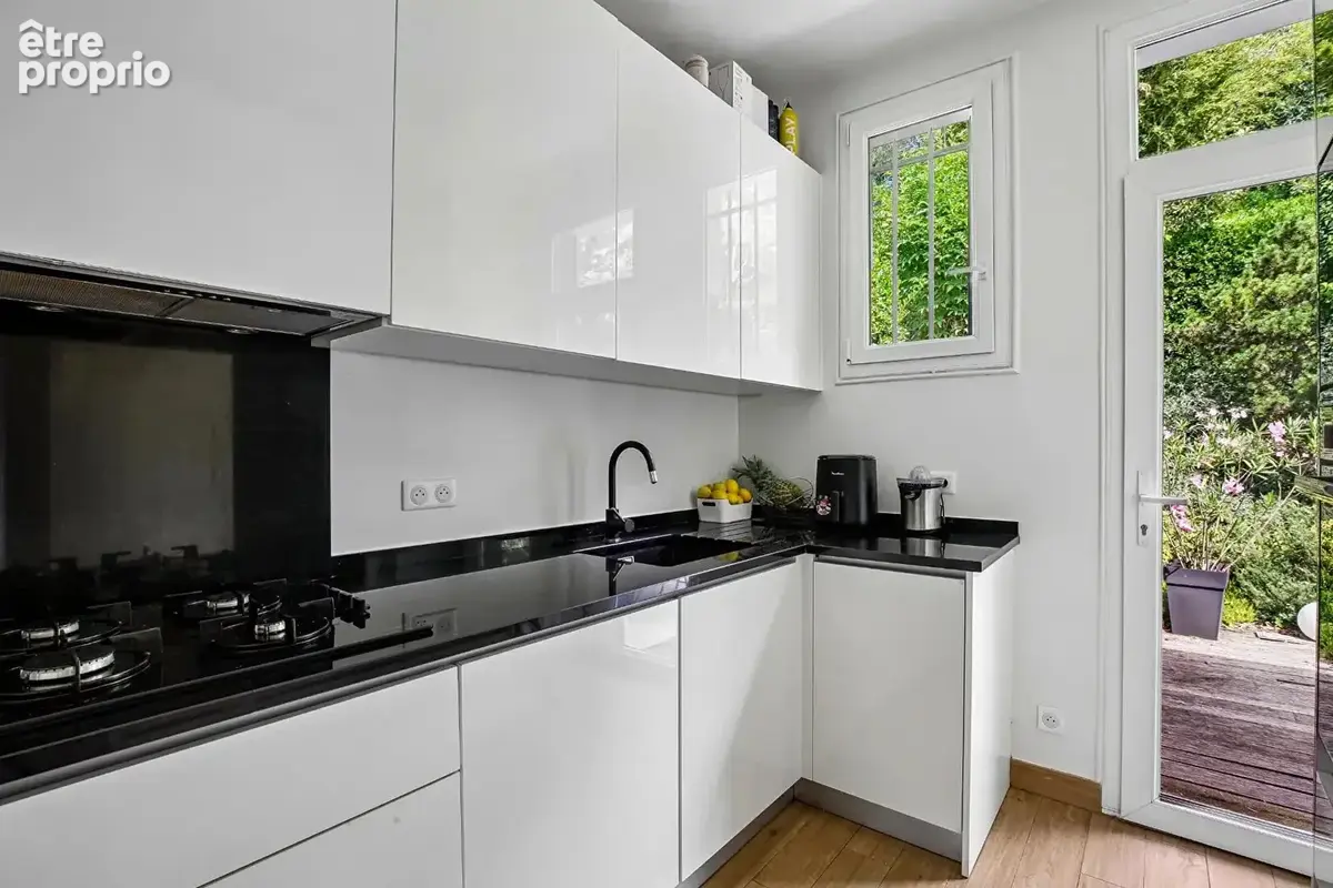 Chatou - maison de 115 m² avec beau potentiel - terrain de 1197 m² -  studio amenage de  35 m² - photo 7