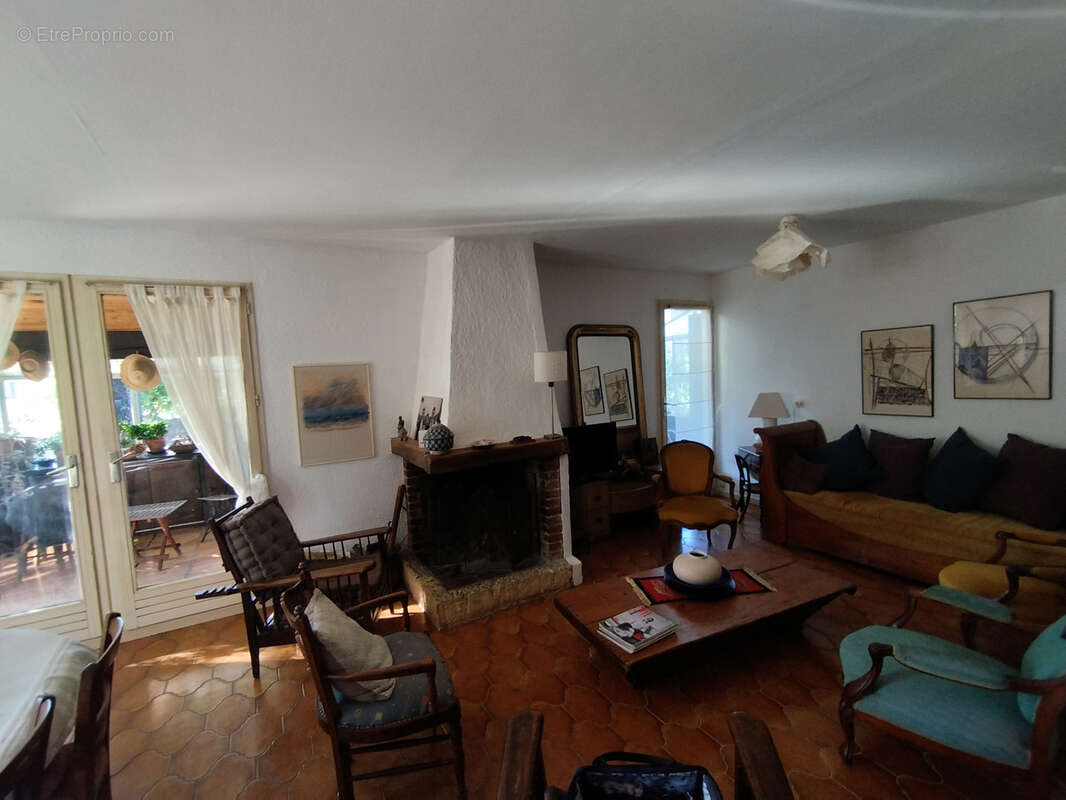 Maison à SAINT-JEAN-DE-VEDAS