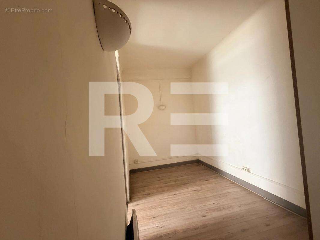 Appartement rue de l'horloge a nimes a renover - photo 2