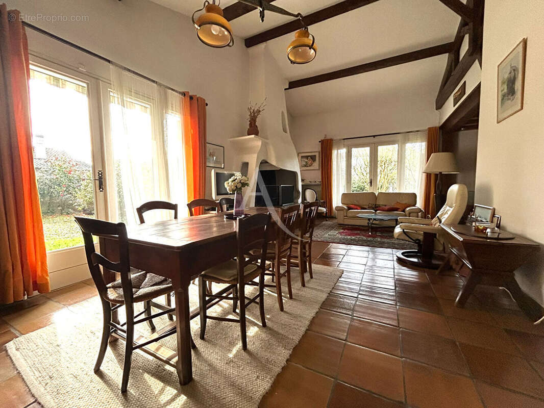 Maison à SAINT-MEDARD-EN-JALLES