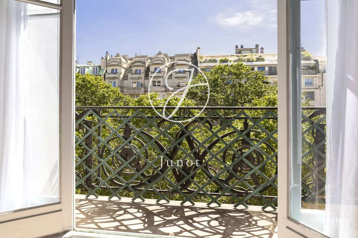 Appartement à PARIS-7E