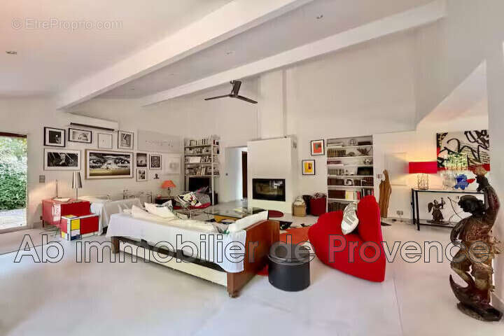 Maison 190 m² à Lauris  - photo 7