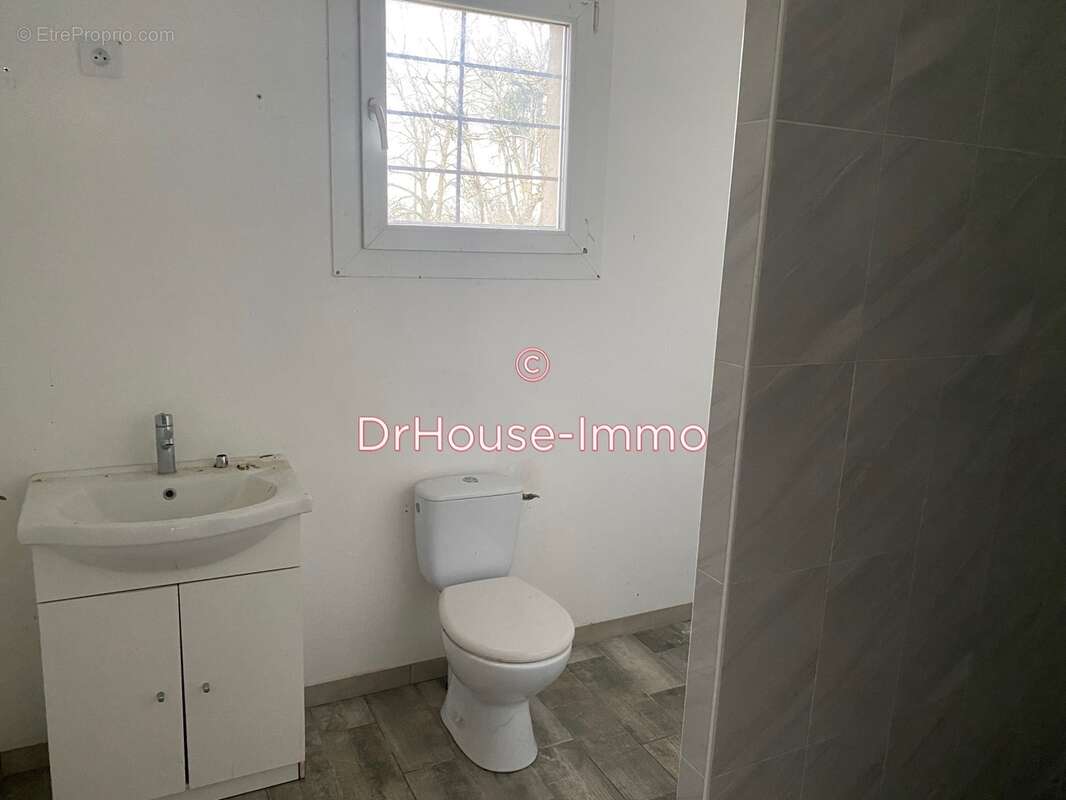 Maison à FEUGAROLLES