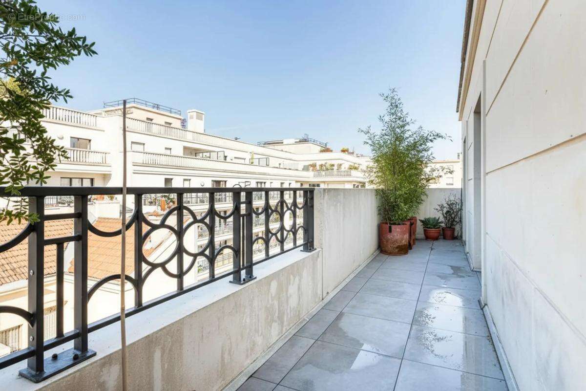 Appartement à LEVALLOIS-PERRET