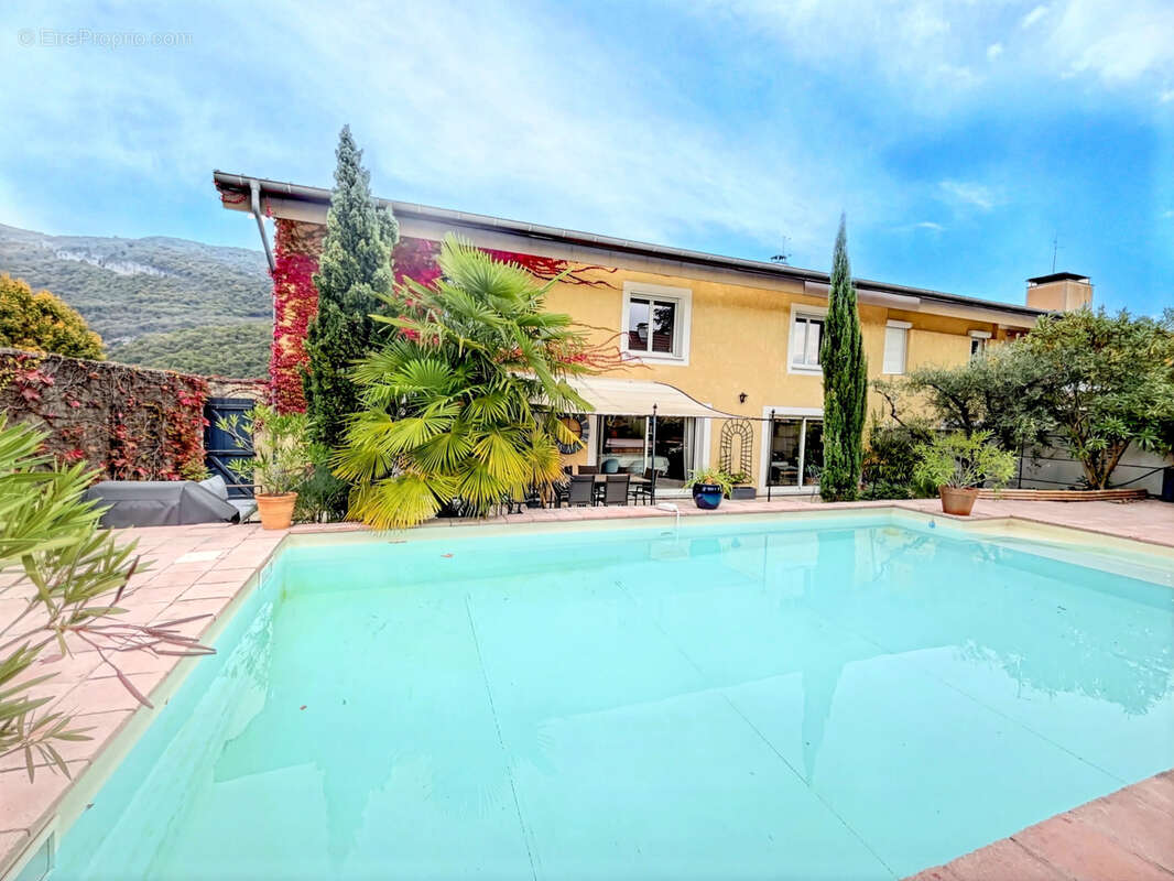 Maison à BRISON-SAINT-INNOCENT