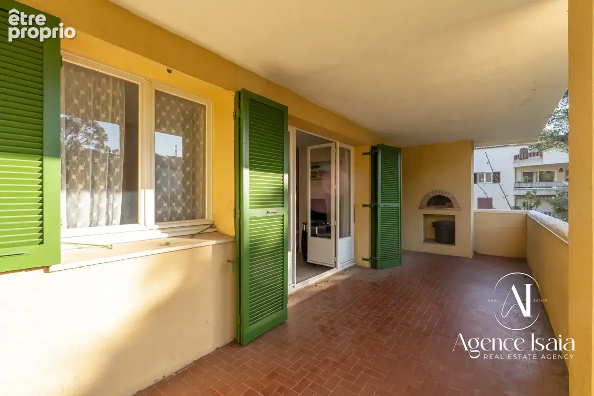 Appartement 3 pièces 61 m² à vendre à Cavalaire-Sur-Mer (83240) - photo 2