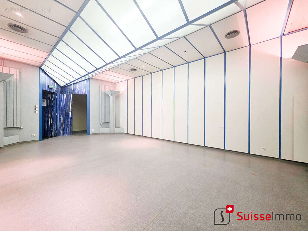 Commerce à PONT-DE-ROIDE