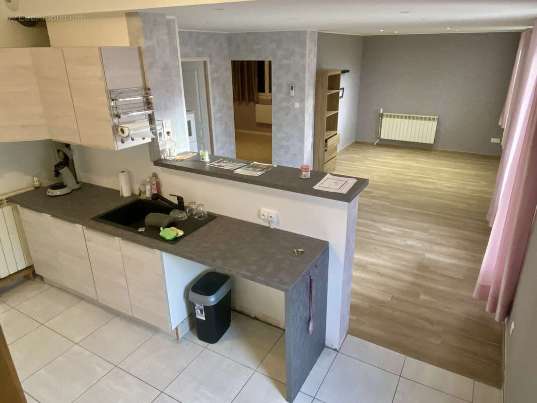 Maison à SAINT-YORRE