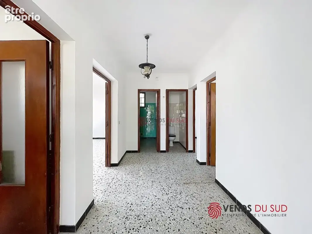 Maison plain pied - deux garages - jardin arbore terrasse - photo 7