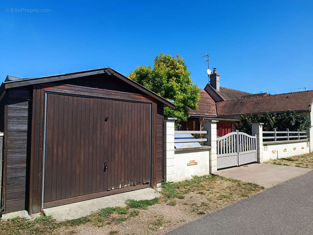 Maison à PRECY