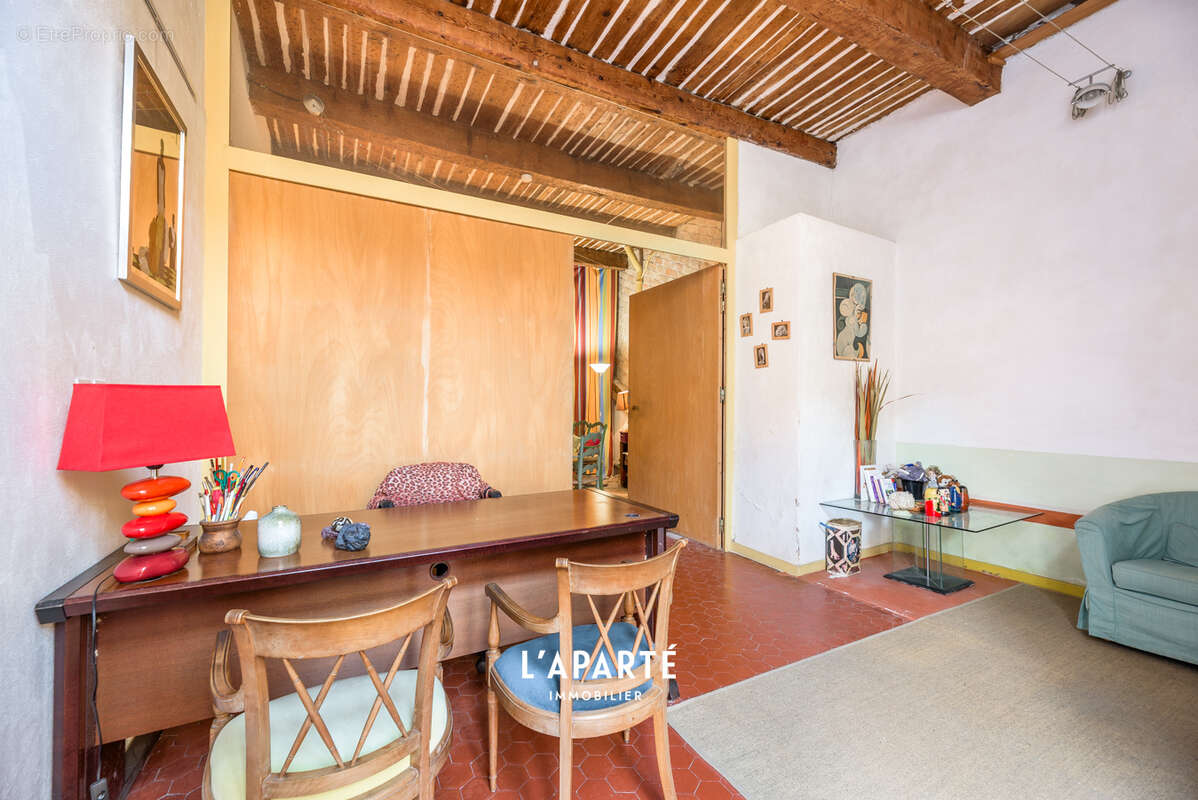 Appartement à MARSEILLE-6E