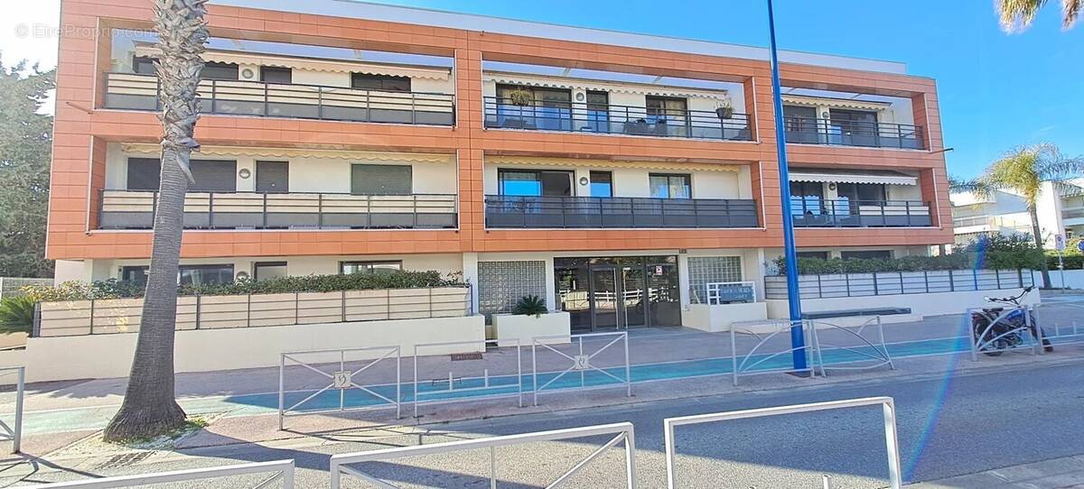 Appartement à VILLENEUVE-LOUBET