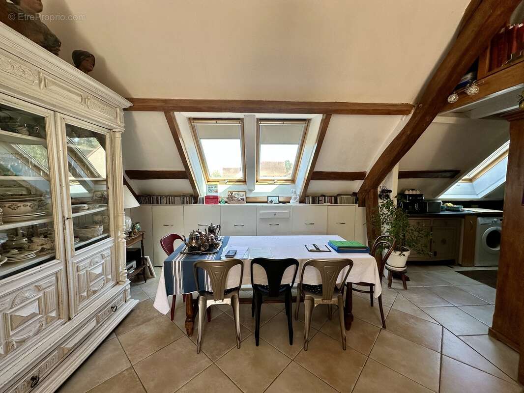 MAINTENON  Appartement F4  rénové balcon jardinet et 2 parkings - photo 7