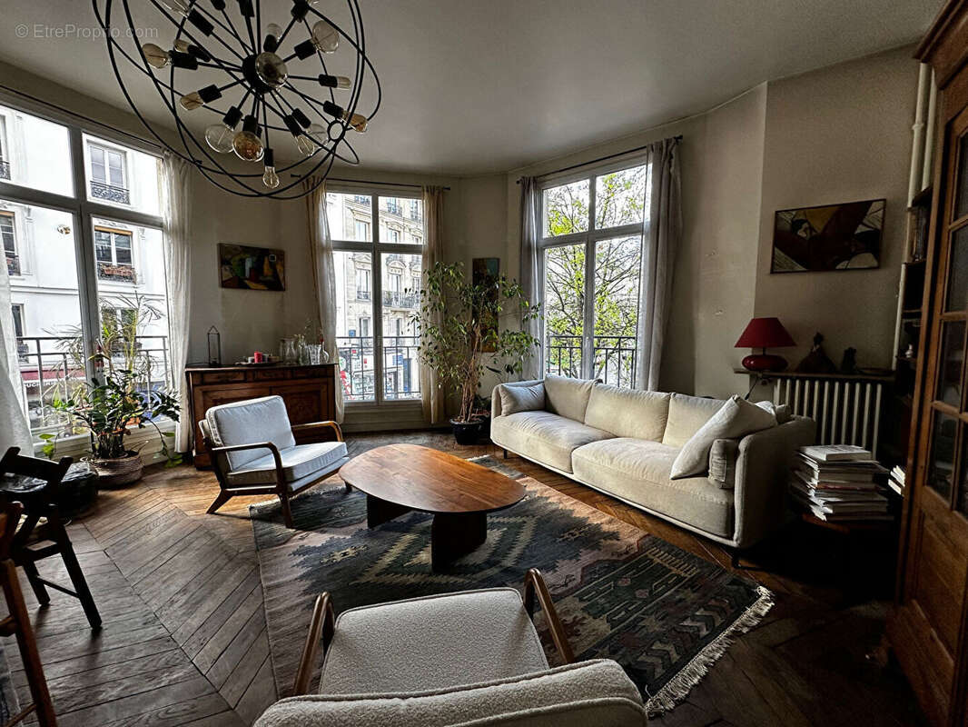 Appartement à PARIS-18E