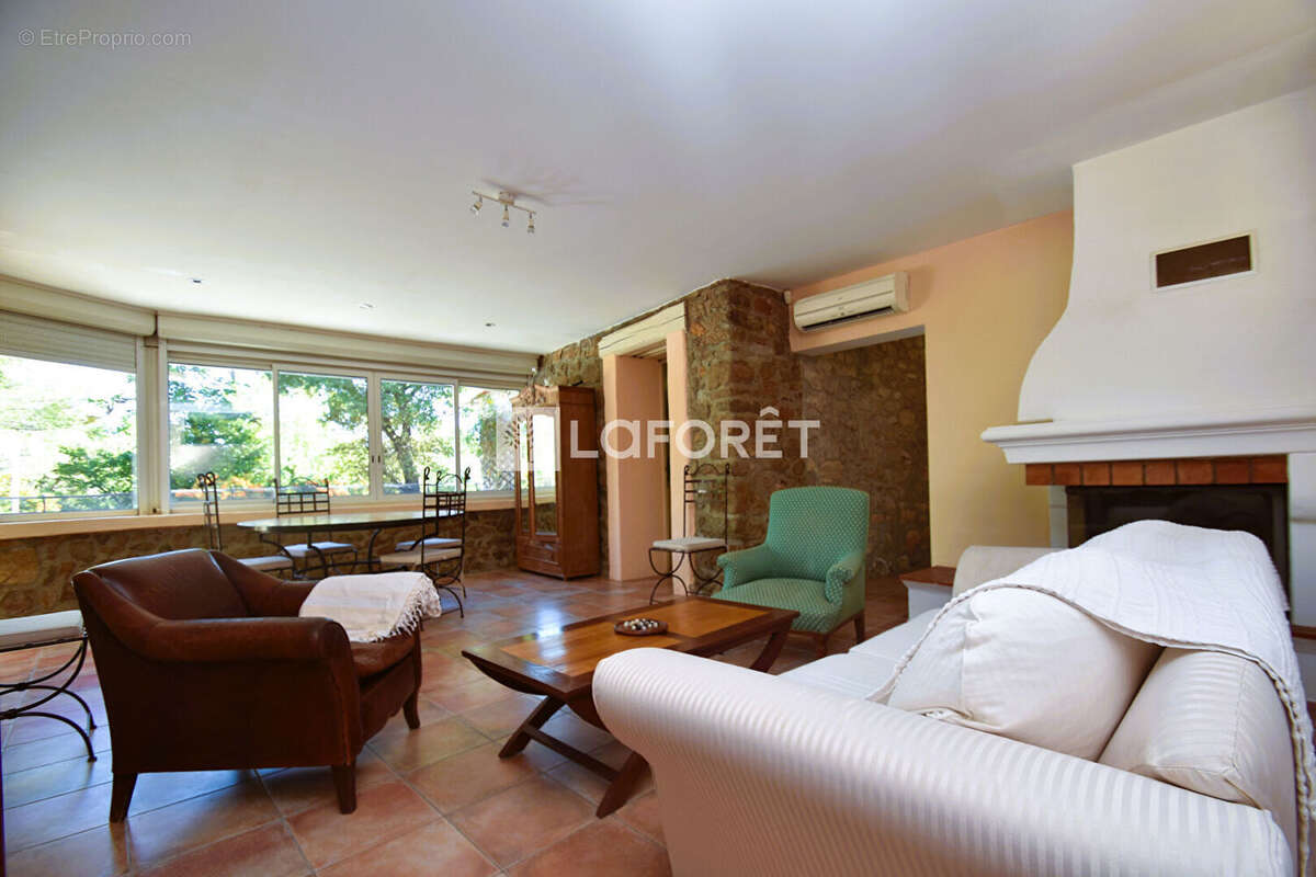 BERGERIE A FAYENCE  DANS UN HAMEAU  3+1pièce(s) 100 m2 avec 60m² de dépendances et très belle piscine - photo 18